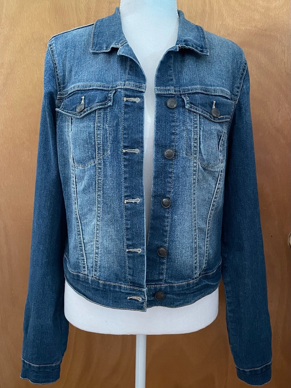Classic Women's Denim Jacket - Blue. Size L